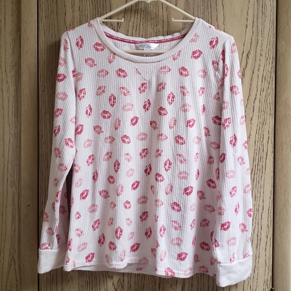 Marilyn Monroe Pajama Top Valentine Iconic Lip Prints Kisses LARGE Long Sleeves - Picture 2 of 16